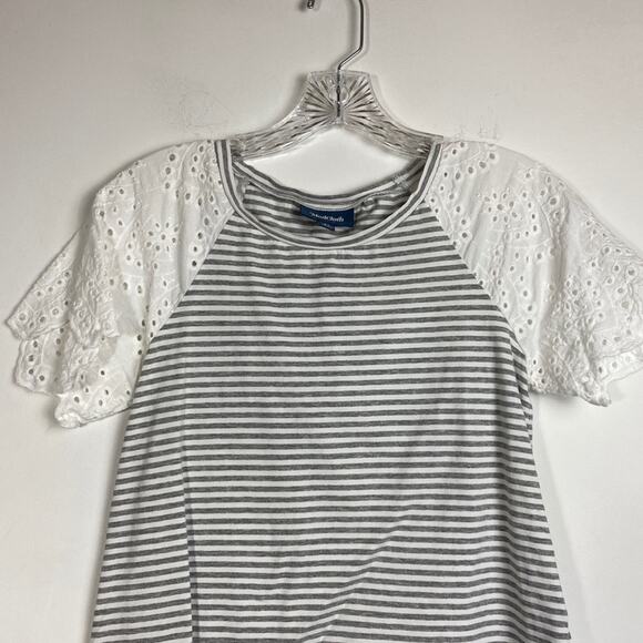 MODCLOTH EVERYTHING AT ONCE RAGLAN EYELET BLOUSE - Picture 4 of 10